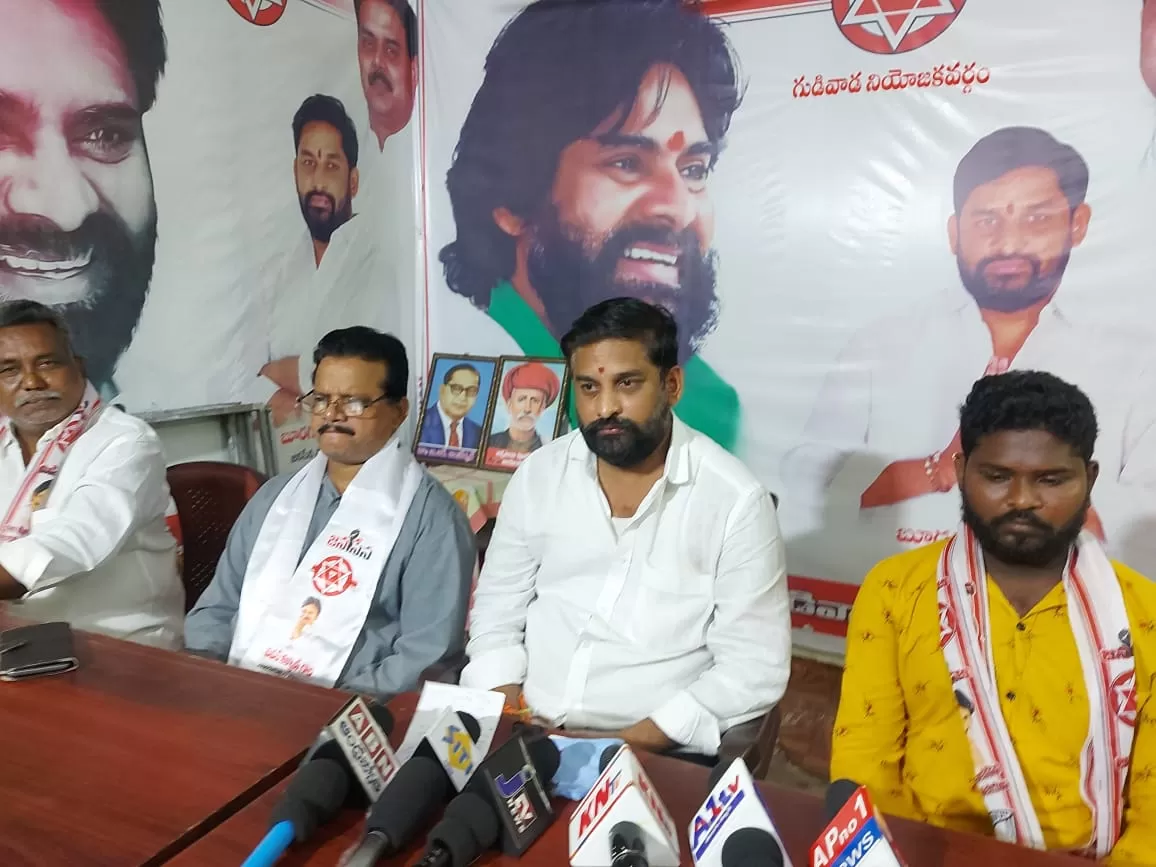 బూరగడ్డ శ్రీకాంత్