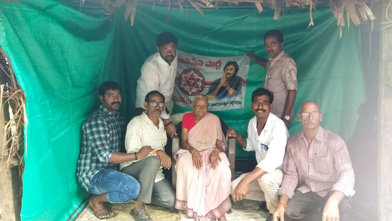 జనసైనికులు