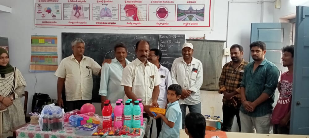 పొదలాడ