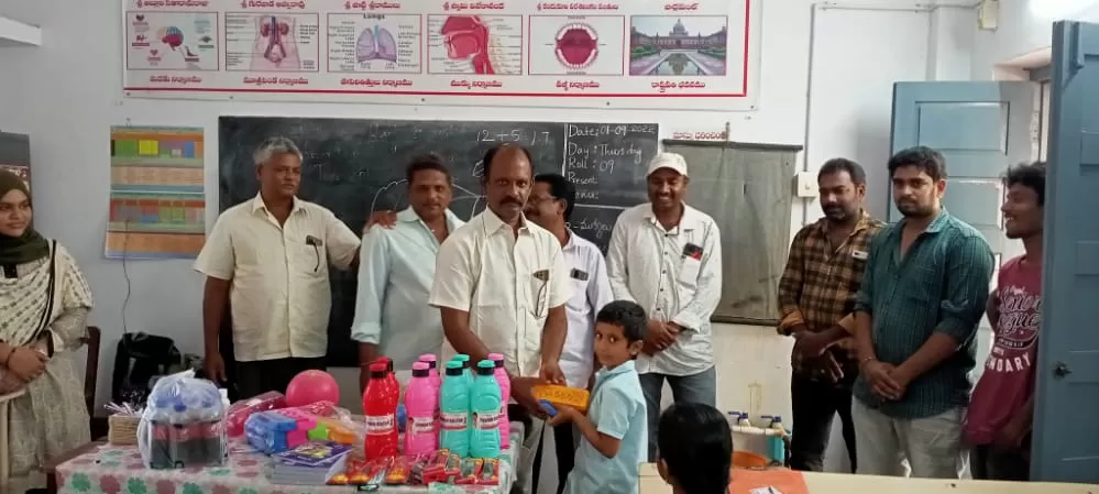 పొదలాడ