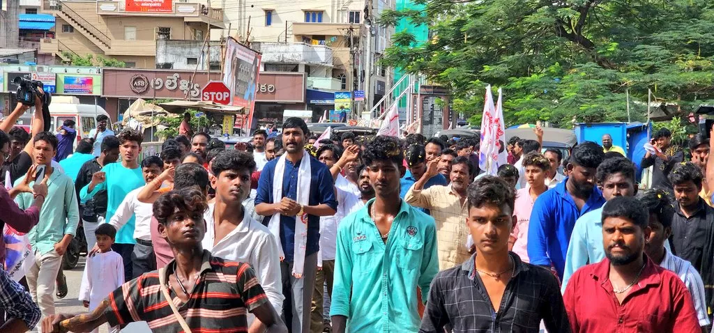 పవనన్న ప్రజాబాట