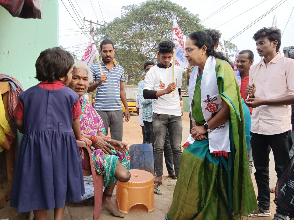 లోకం మాధవి