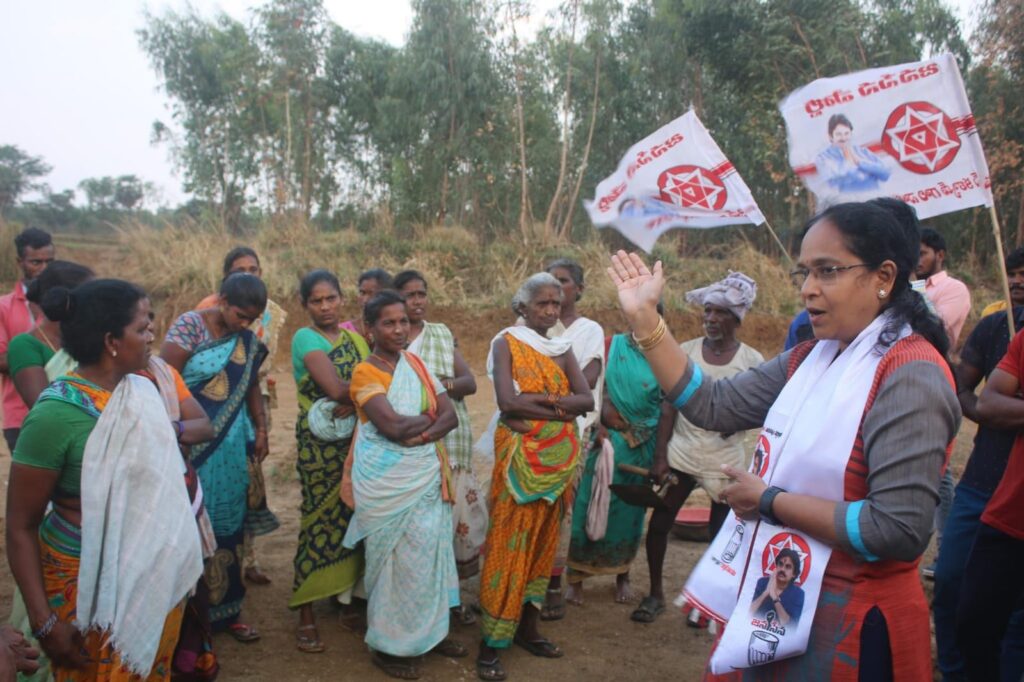 లోకం మాధవి