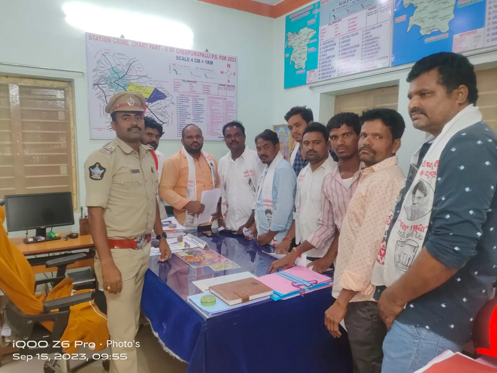 పోలీసులు